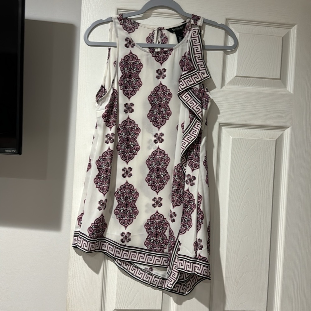 White House black market Elegant White and Burgundy Patterned Women's size s